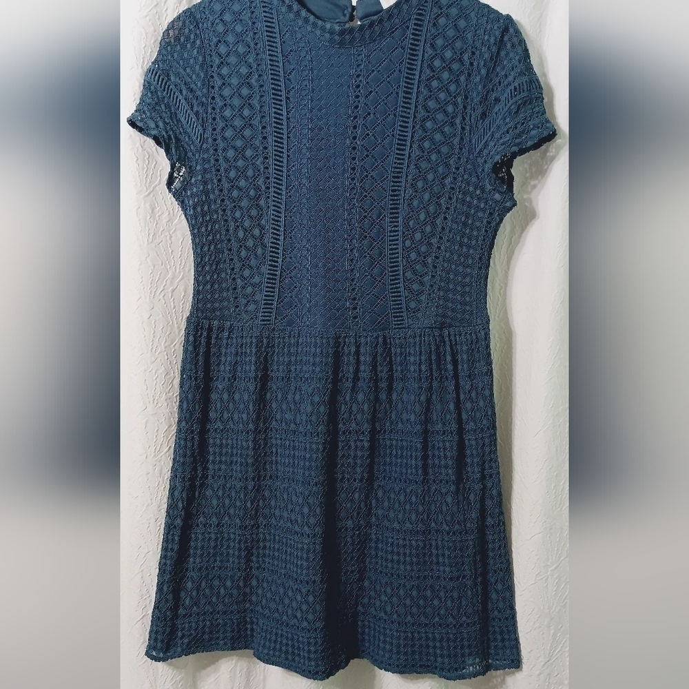3X25 Francesca's Vivienne Ladder Lace Trim dress chort-sleeve Size L